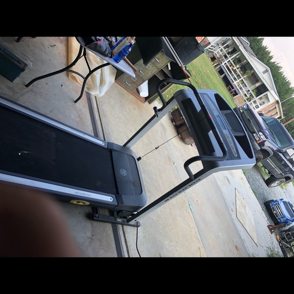 Treadmill - Picture 2 of 3